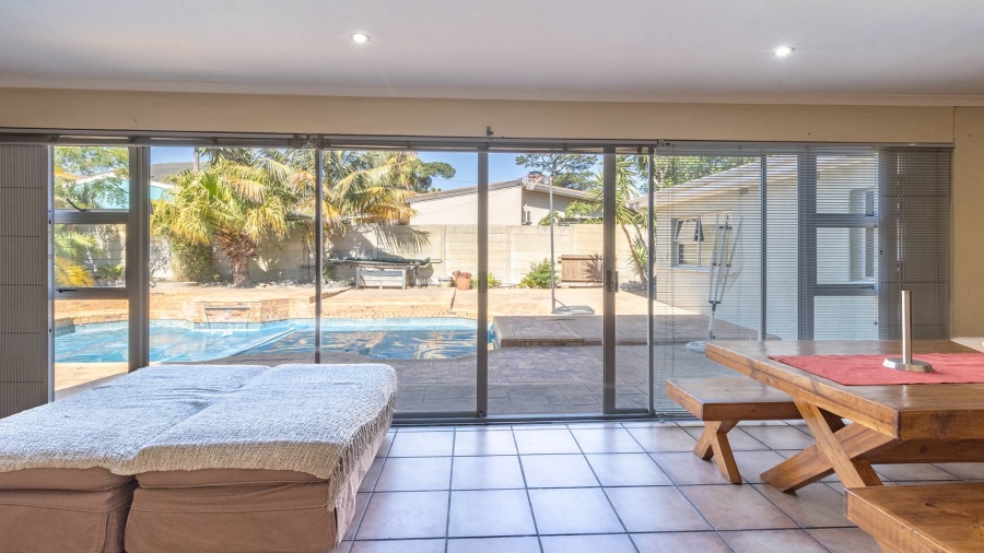 5 Bedroom Property for Sale in Northgate Western Cape